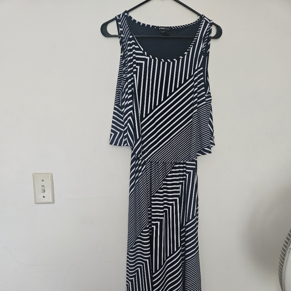Large Black and White Striped Dress‎
